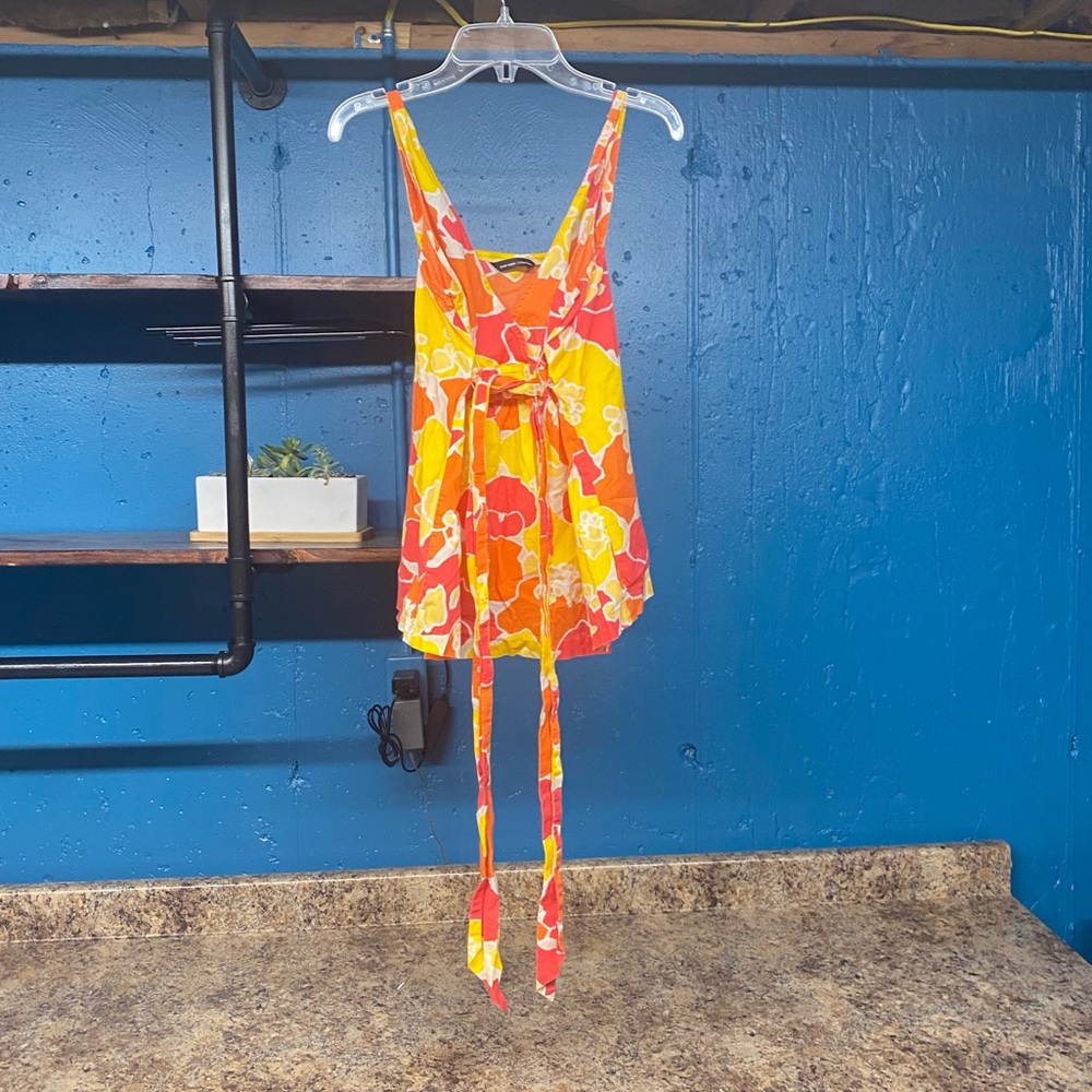 New York and company | bright floral v neck tie